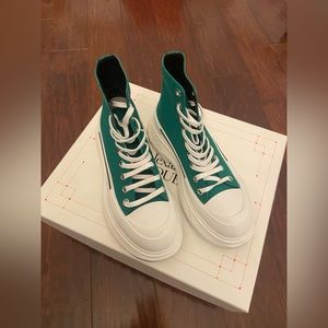Alexander McQueen Green sneaker w box and dust bag and new pair of shoes laces